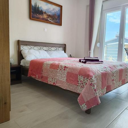 Lilli Deluxe Apartment Nikiti  Buitenkant foto