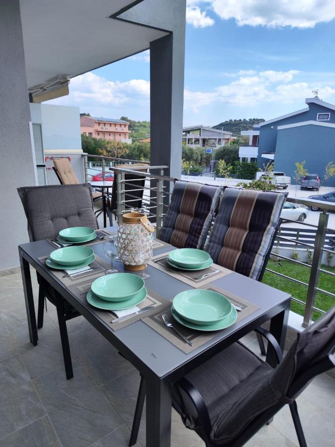 Lilli Deluxe Apartment Nikiti  Buitenkant foto