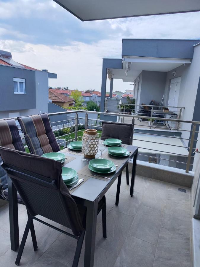 Lilli Deluxe Apartment Nikiti  Buitenkant foto
